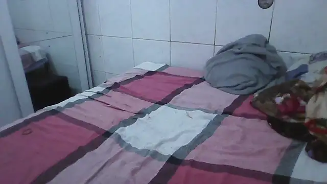 Snapshot of MinaBoss chatting on 10.11.25 MinaBoss online show from 10.11.25