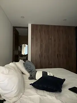 Mariecurl online show from 02.06.25