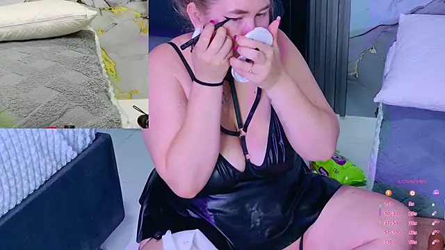 Snapshot of NathaxaLeans chatting on 09.25.25 NathaxaLeans online show from 09.25.25