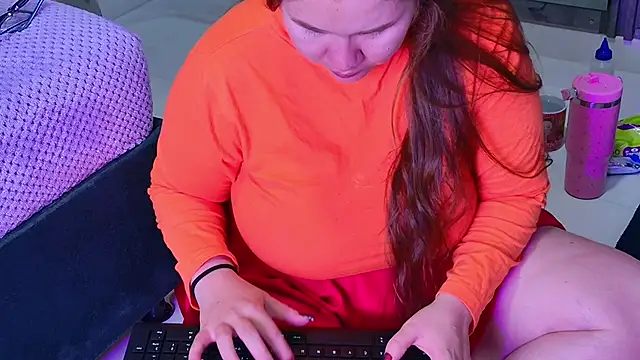 Snapshot of NathaxaLeans chatting on 10.02.25 NathaxaLeans online show from 10.02.25