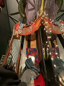 Snapshot of SummerBlueMoon chatting on 10.13.25 SummerBlueMoon online show from 10.13.25