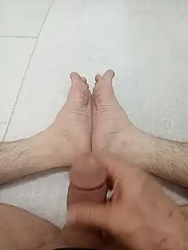 Snapshot of Hardapple01 chatting on 03.17.25 Hardapple01 online show from 03.17.25