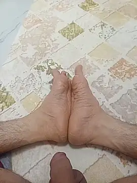 Hardapple01 online show from 02.14.26