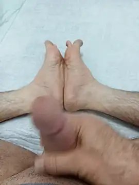 Hardapple01 online show from 04.18.26