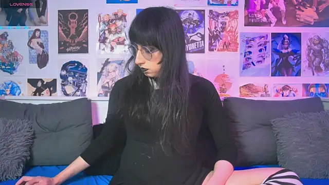 Snapshot of snowblack_ chatting on 11.01.25 snowblack online show from 11.01.25