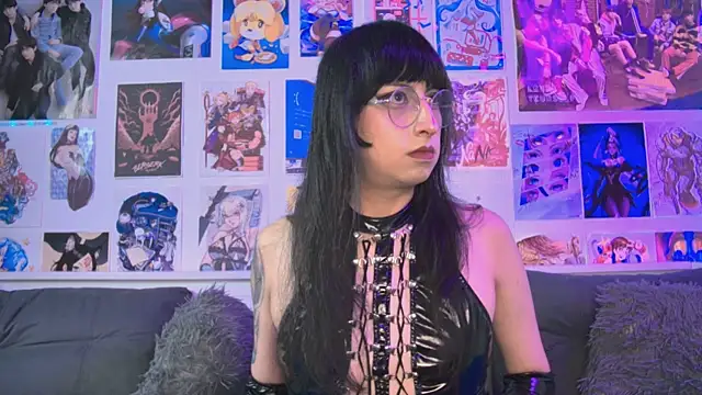 Snapshot of snowblack_ chatting on 11.11.25 snowblack online show from 11.11.25