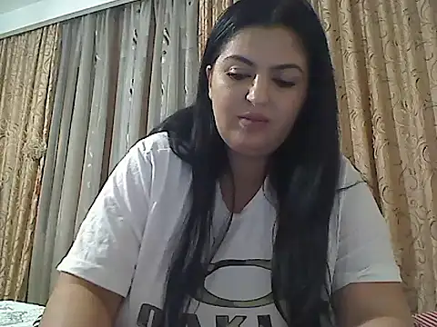 Snapshot of Ligia2024 chatting on 10.19.25 Ligia2024 online show from 10.19.25
