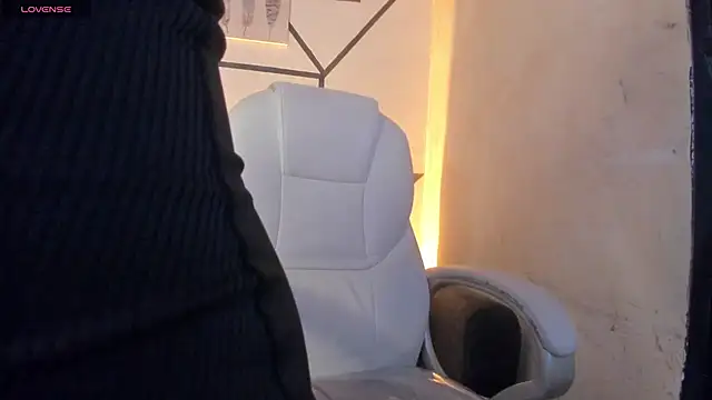 LunaBaker-1 online show from 01.02.25