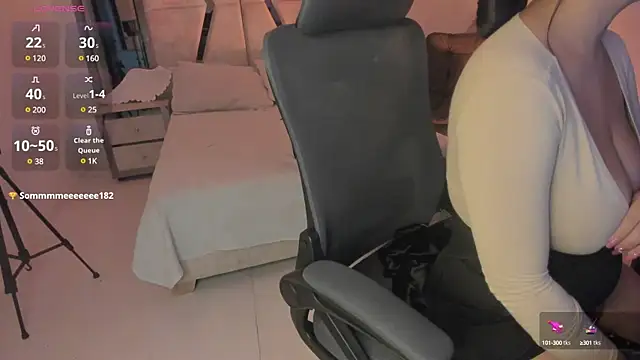 LunaBaker-1 online show from 01.28.25