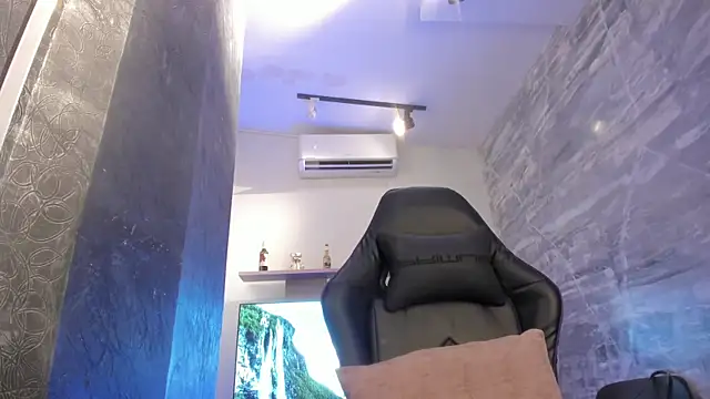 LunaBaker-1 online show from 09.12.25