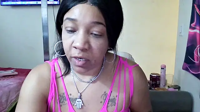 YasmineMinaj online show from 11.14.25