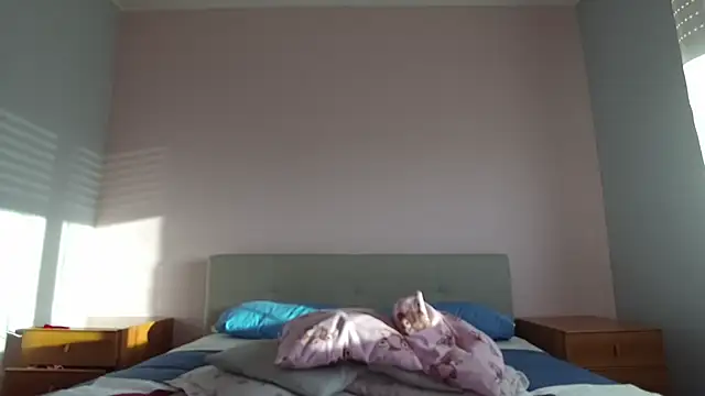 Chiara 2002 online show from 04.24.26