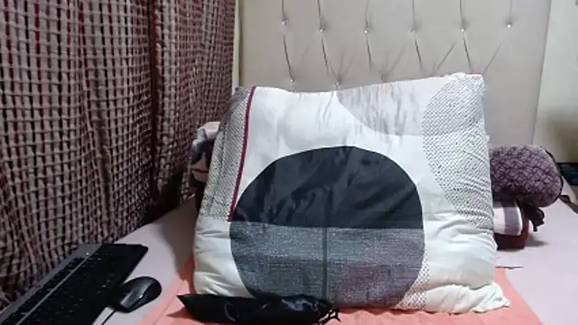 CHOCOLATEDARKBUSTYX online show from 11.27.25