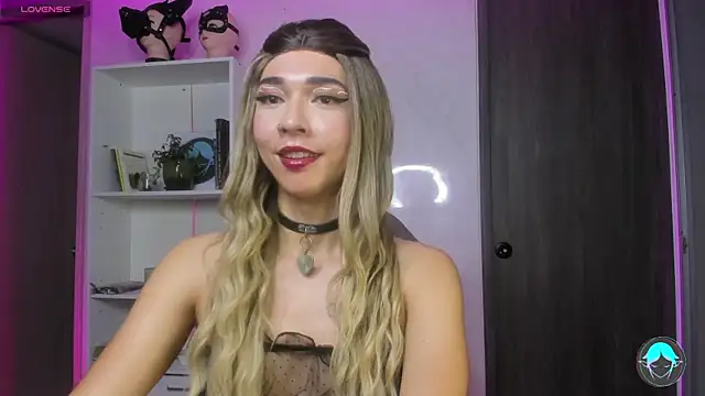 sofi elfqueen online show from 02.14.25