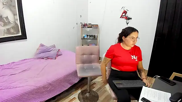  girls on fire  online show from 03.27.26