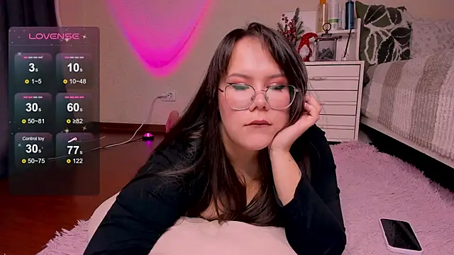 Snapshot of _Rein_ chatting on 12.16.24  Rein  online show from 12.16.24