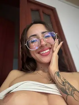 lauravasquez online show from 03.17.25