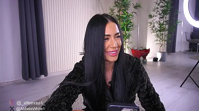 Snapshot of Abbela_White chatting on 01.18.25 Abbela White online show from 01.18.25