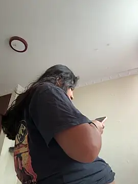 moncerrat luna online show from 10.20.25