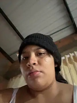 moncerrat luna online show from 11.28.25