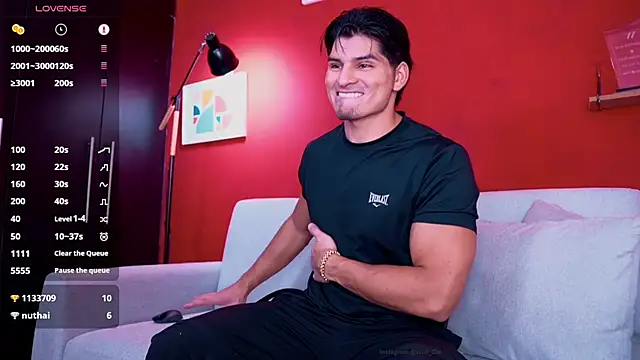 Snapshot of wild_col_ chatting on 10.20.25 wild col online show from 10.20.25