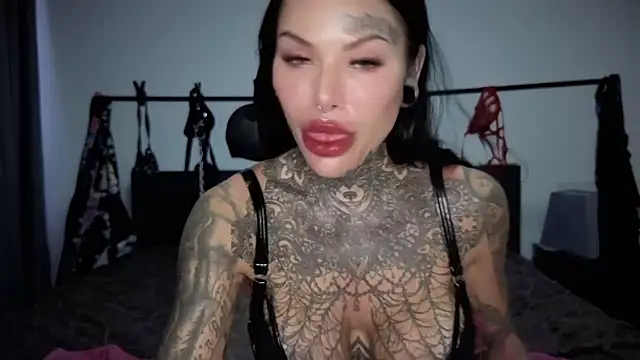 claudiacvc95 online show from 04.04.26