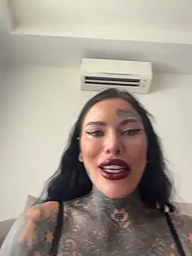 Snapshot of claudiacvc95 chatting on 06.20.26 claudiacvc95 online show from 06.20.26