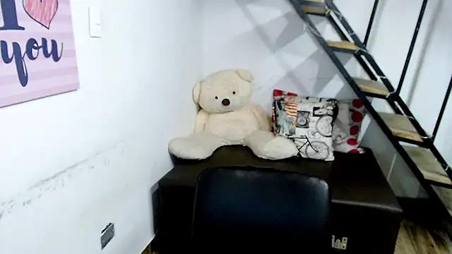 Snapshot of samantha_baby_ chatting on 12.17.24 samantha baby online show from 12.17.24