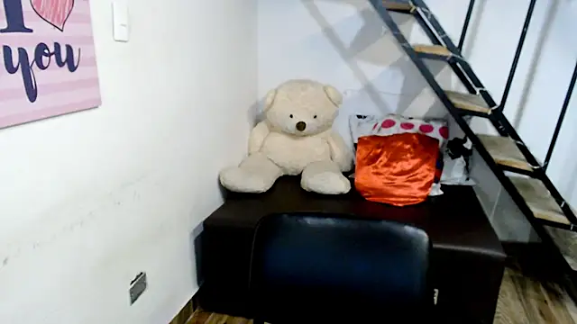 Snapshot of samantha_baby_ chatting on 02.06.25 samantha baby online show from 02.06.25