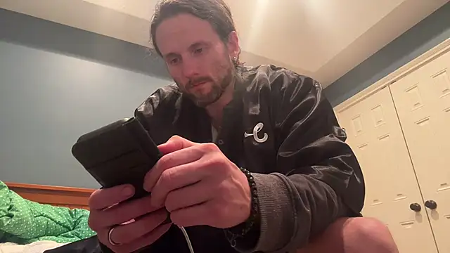 Snapshot of alexmannd chatting on 12.25.24 alexmannd online show from 12.25.24