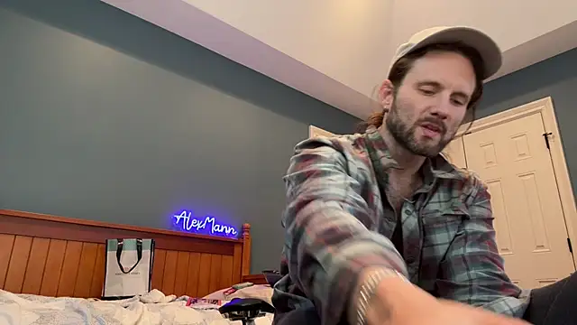 Snapshot of alexmannd chatting on 02.24.25 alexmannd online show from 02.24.25