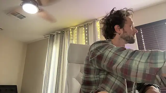 Snapshot of alexmannd chatting on 10.16.25 alexmannd online show from 10.16.25