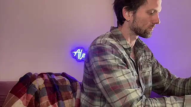 Snapshot of alexmannd chatting on 11.05.25 alexmannd online show from 11.05.25