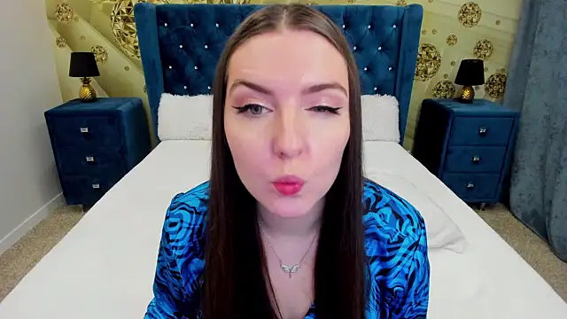 Katrina Minchels online show from 12.04.24