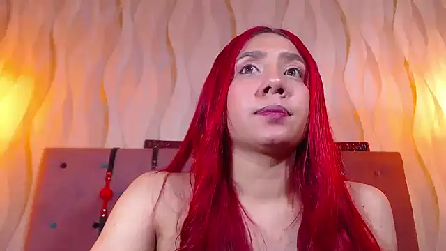 Snapshot of IsabelaLatina chatting on 12.22.25 IsabelaLatina online show from 12.22.25