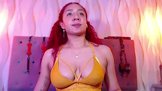 Snapshot of IsabelaLatina chatting on 02.28.26 IsabelaLatina online show from 02.28.26