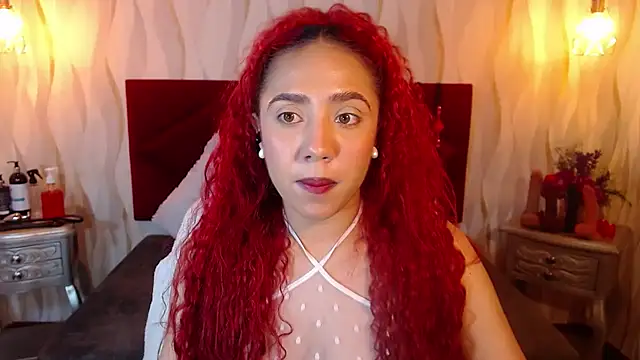 Snapshot of IsabelaLatina chatting on 06.05.26 IsabelaLatina online show from 06.05.26