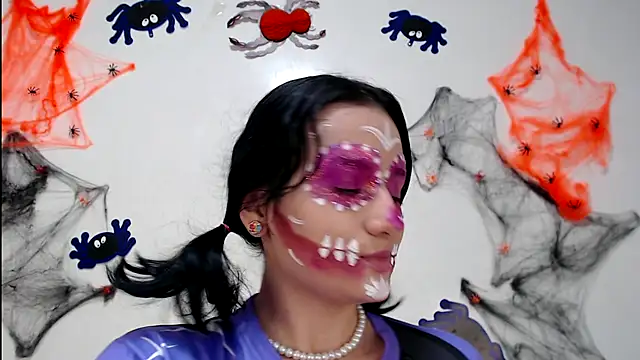 Sisirojas online show from 10.14.25