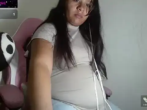 Snapshot of Charis_21 chatting on 12.17.24 Charis 21 online show from 12.17.24