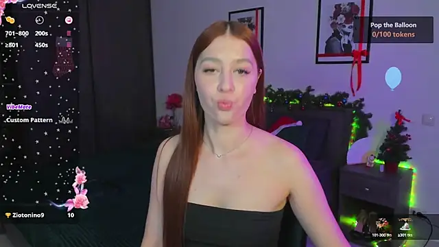 Snapshot of EleanorePeach chatting on 12.26.24 EleanorePeach online show from 12.26.24