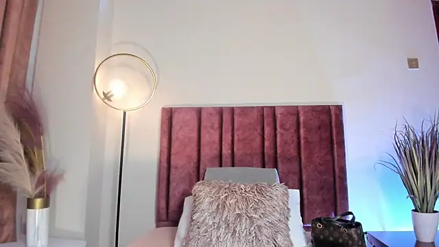 NoraDasilva online show from 01.06.26