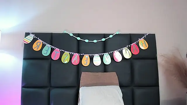 NoraDasilva online show from 04.02.26