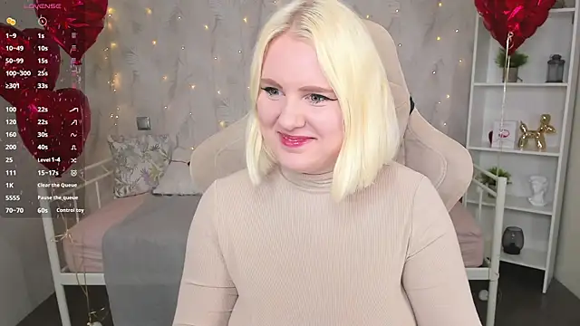 Snapshot of art_lovee chatting on 02.16.25 art lovee online show from 02.16.25