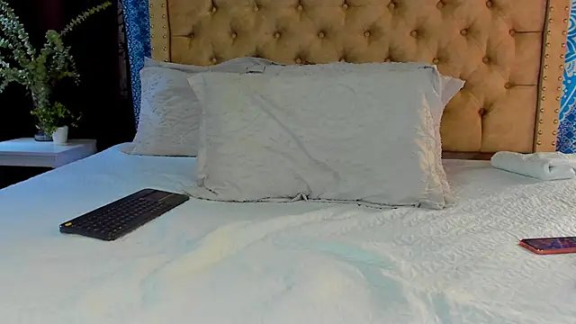 KeryHillson online show from 12.07.24