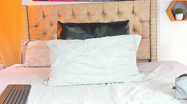 KeryHillson online show from 03.01.25