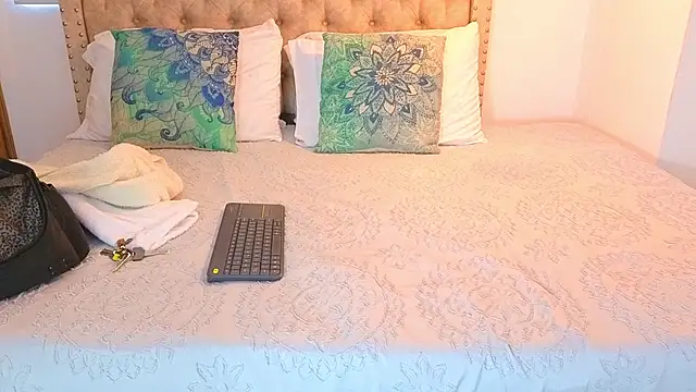 KeryHillson online show from 10.26.25