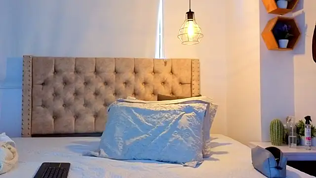 KeryHillson online show from 03.29.26