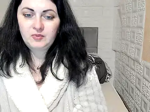 Snapshot of Lillian2 chatting on 02.19.25 Lillian2 online show from 02.19.25