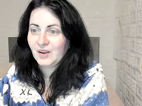 Snapshot of Lillian2 chatting on 03.12.25 Lillian2 online show from 03.12.25