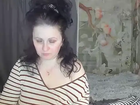 Lillian2 online show from 10.27.25